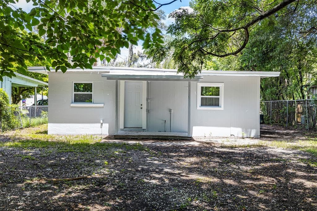 1409 E CHILKOOT AVENUE TAMPA, FL 33612