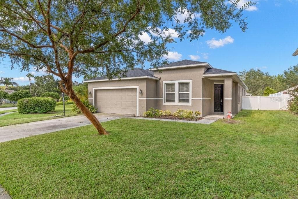 5713 HAWKPARK BOULEVARD LITHIA, FL 33547