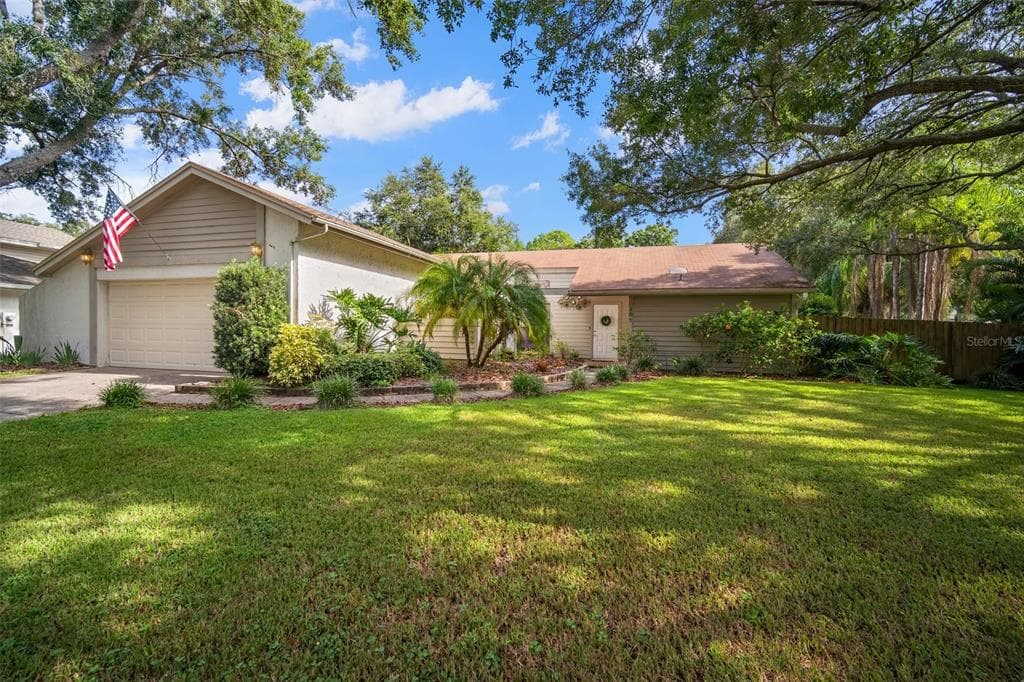 4601 FARMHOUSE DRIVE TAMPA, FL 33624