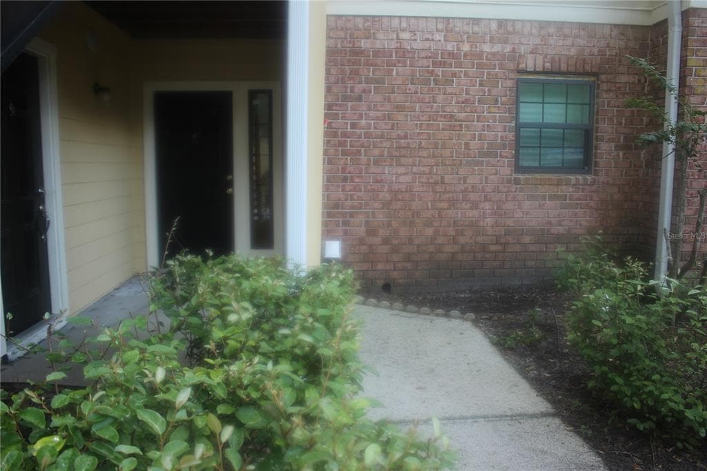 8642 MALLARD RESERVE DRIVE UNIT 104 TAMPA, FL 33614
