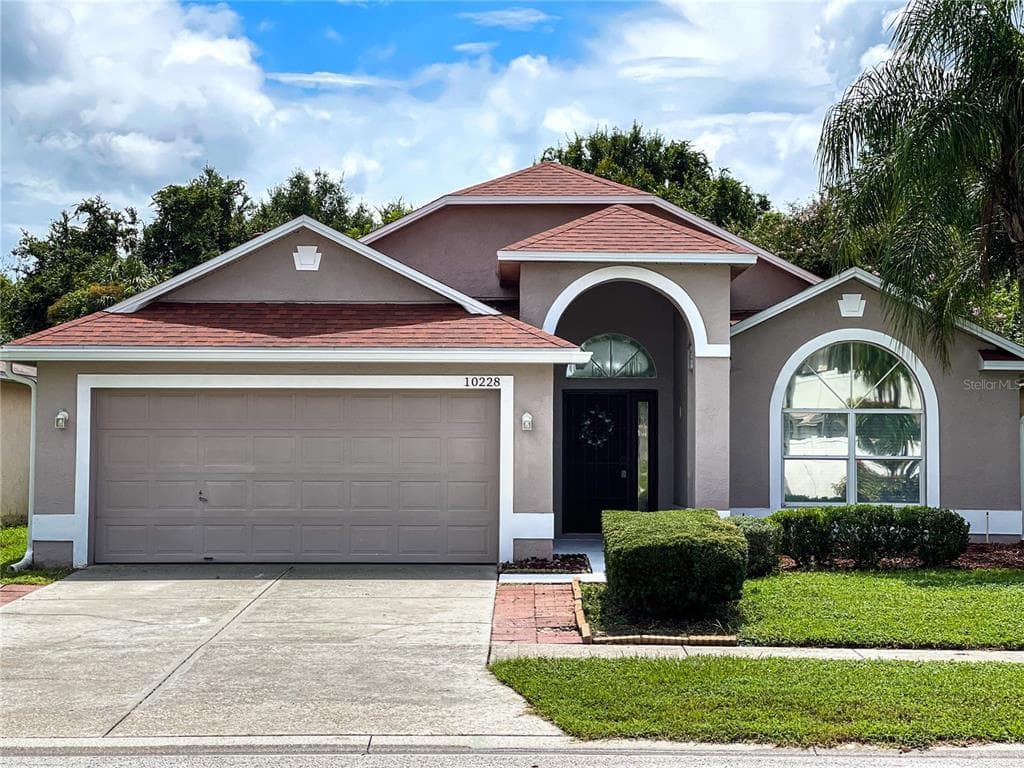 10228 CHARLESTON CORNER ROAD TAMPA, FL 33635