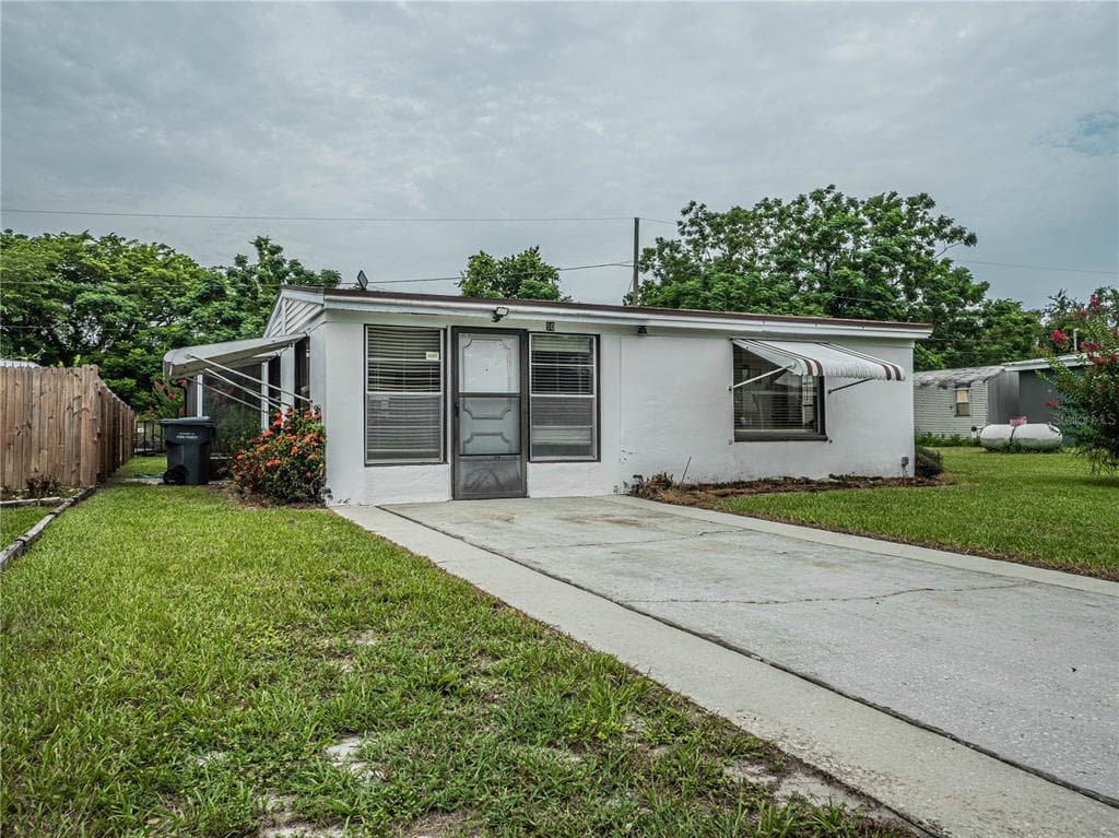 90 YALE AVENUE FROSTPROOF, FL 33843