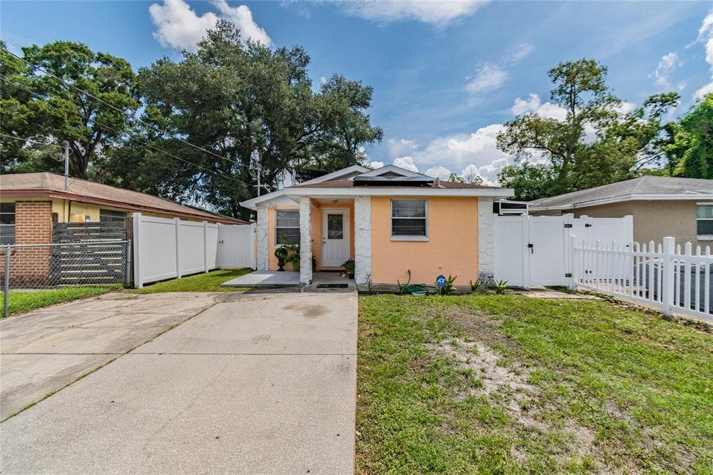 6717 N CLEARVIEW AVENUE TAMPA, FL 33614