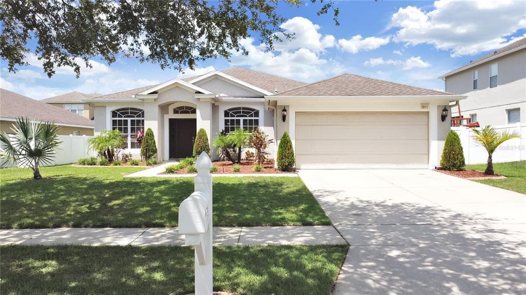 2018 HEARTLAND CIRCLE VALRICO, FL 33594