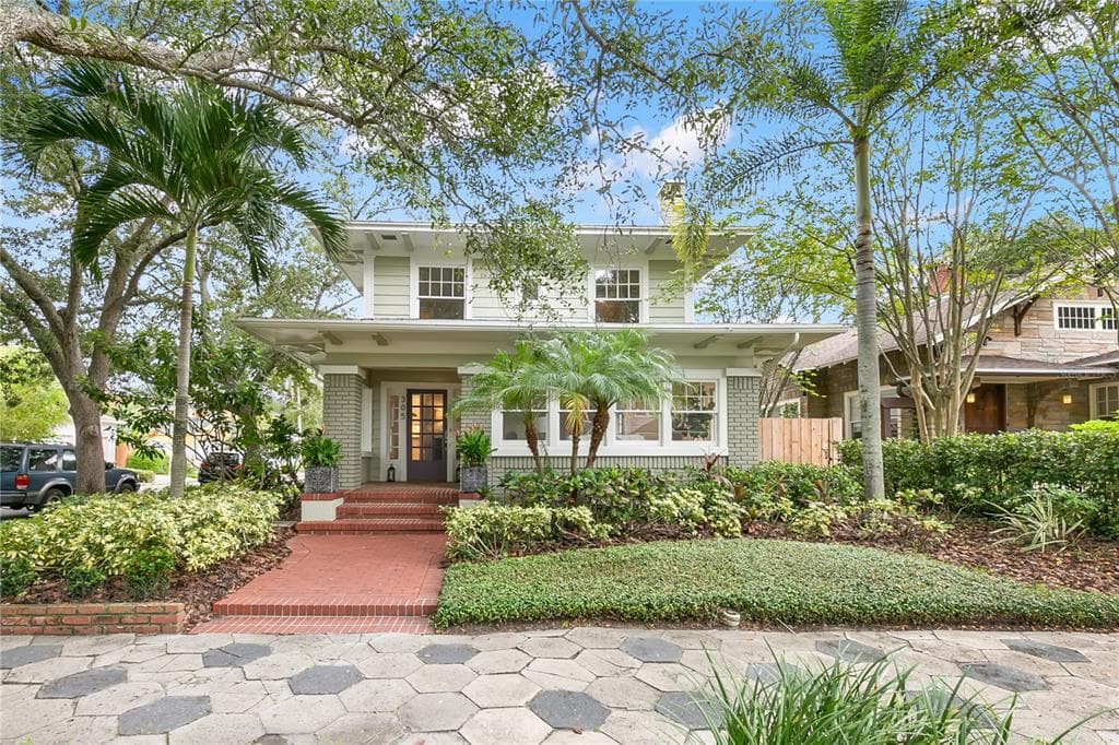 305 16TH AVENUE NE ST PETERSBURG, FL 33704