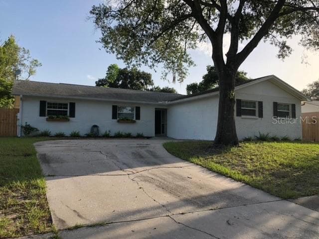 3814 RAVENNA DRIVE VALRICO, FL 33594