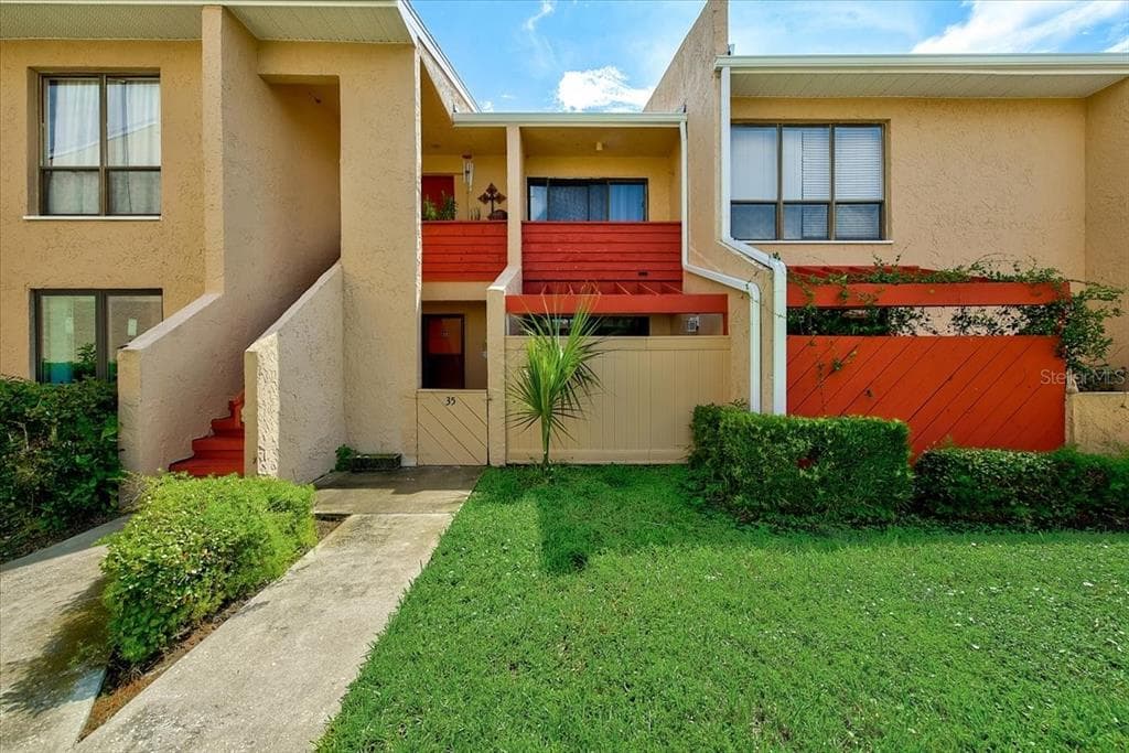 1 WINDRUSH BOULEVARD UNIT 35 INDIAN ROCKS BEACH, FL 33785