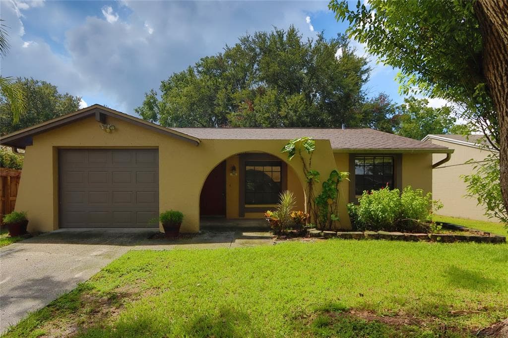 7012 ALMENDARIZ WAY TAMPA, FL 33625