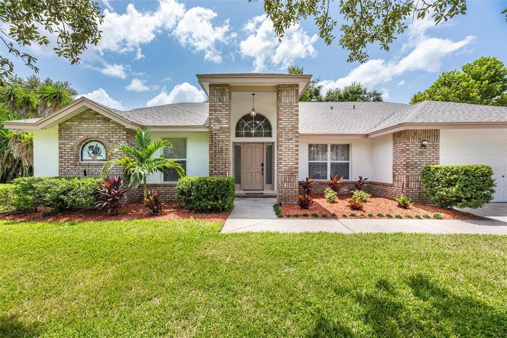 2305 MARSEILLE COURT VALRICO, FL 33596