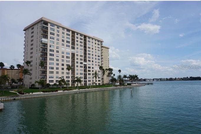 5220 BRITTANY DRIVE S UNIT 906 ST PETERSBURG, FL 33715