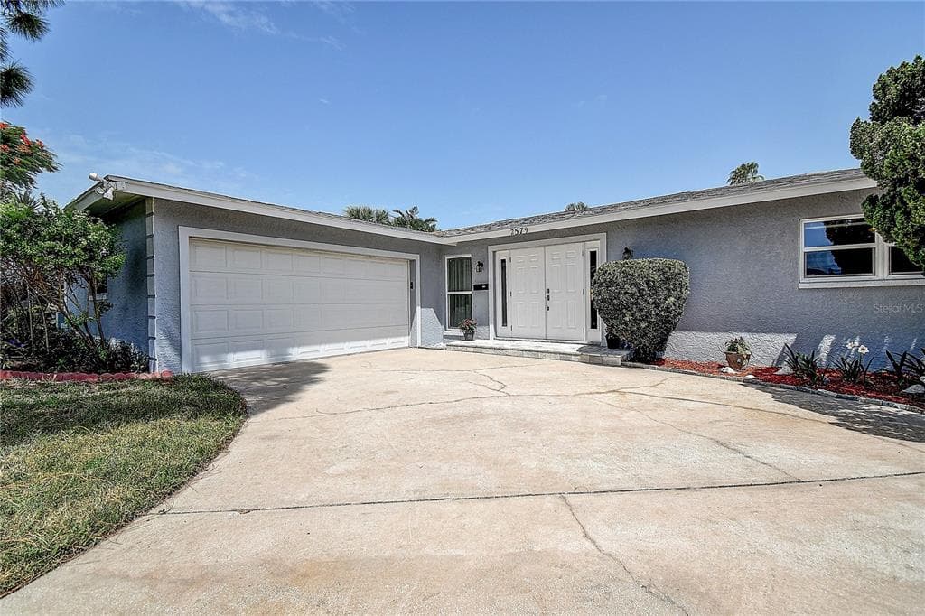 2579 60TH AVENUE S ST PETERSBURG, FL 33712