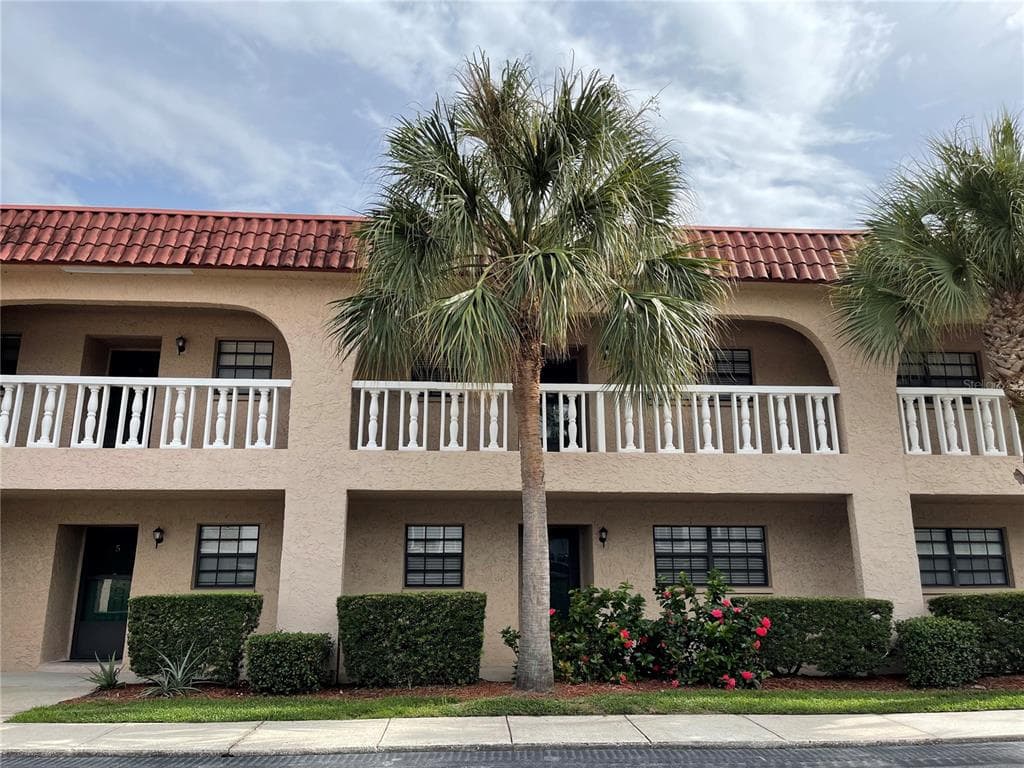 1750 BELLEAIR FOREST DRIVE UNIT A4 BELLEAIR, FL 33756