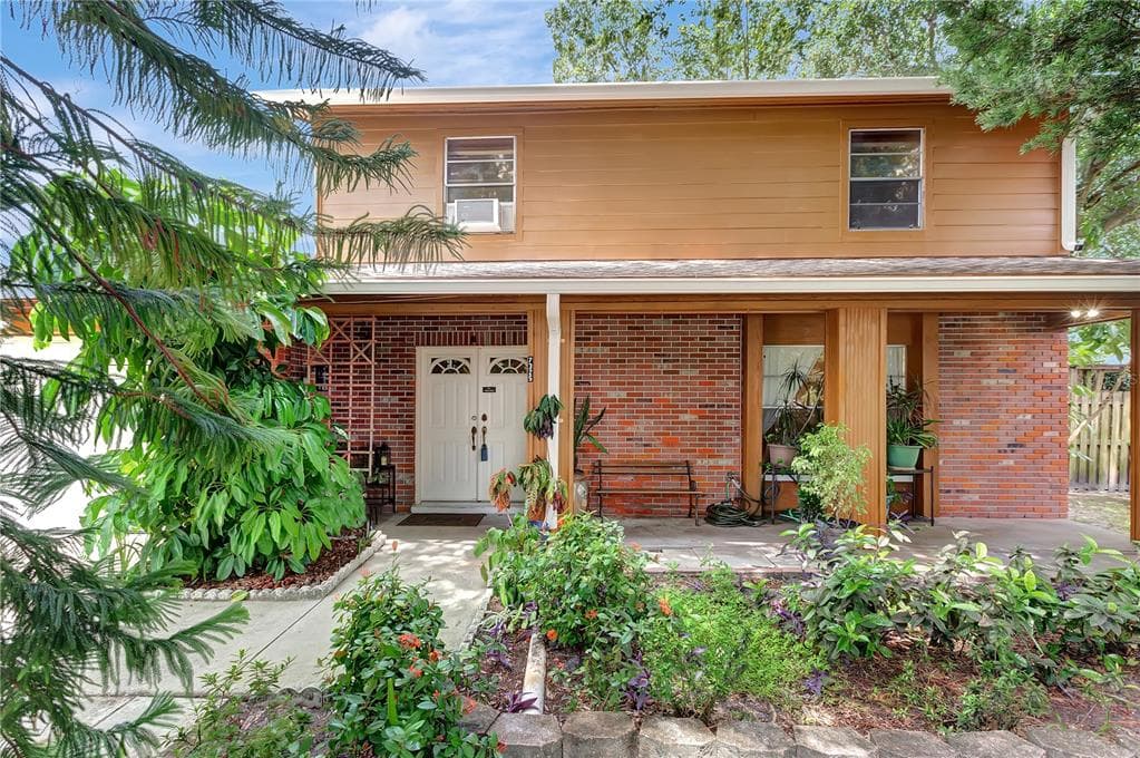 7325 W POCAHONTAS AVENUE TAMPA, FL 33634