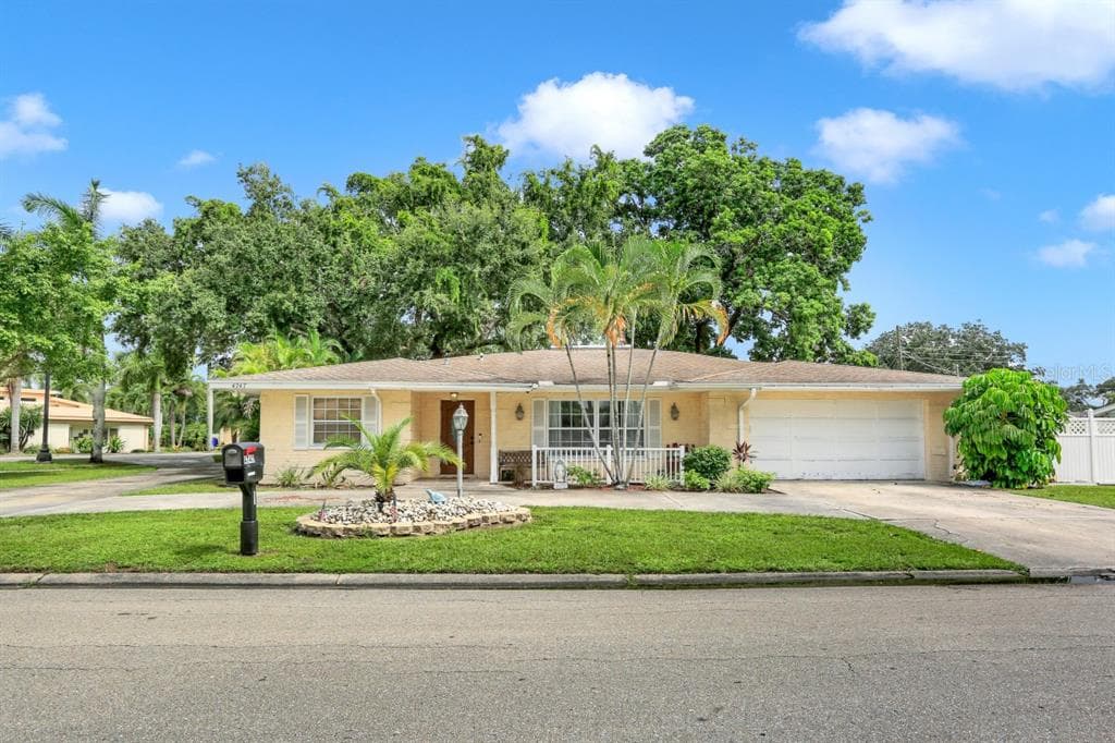 4747 MCGREGOR BOULEVARD FORT MYERS, FL 33901