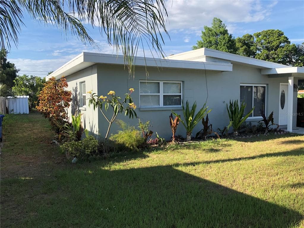 1006 3RD AVENUE NW LARGO, FL 33770