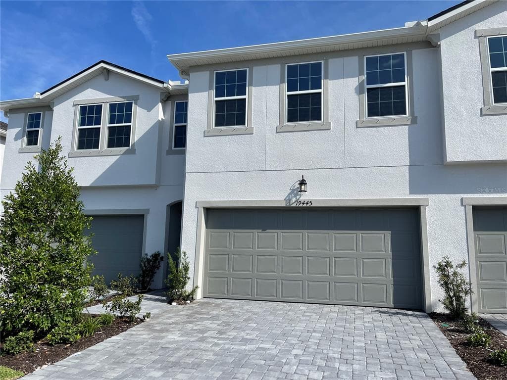 19445 BLUE POND DRIVE LUTZ, FL 33558