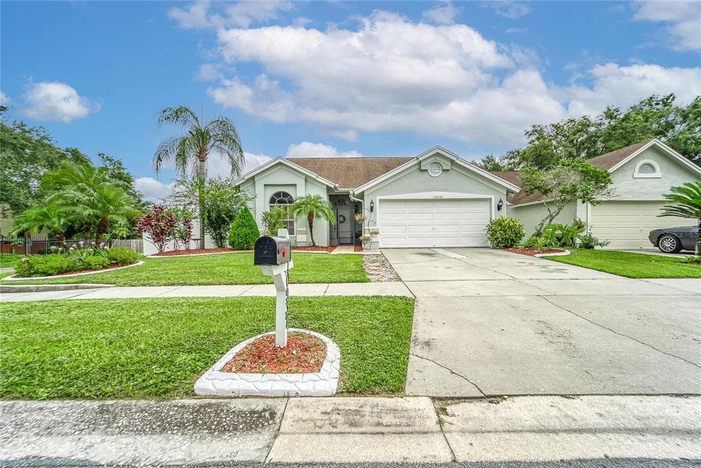 10937 CARNELIAN LN RIVERVIEW, FL 33578