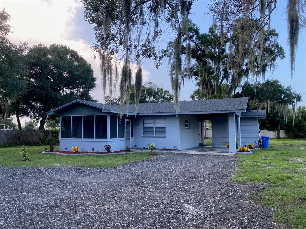 7704 SYMMES ROAD GIBSONTON, FL 33534