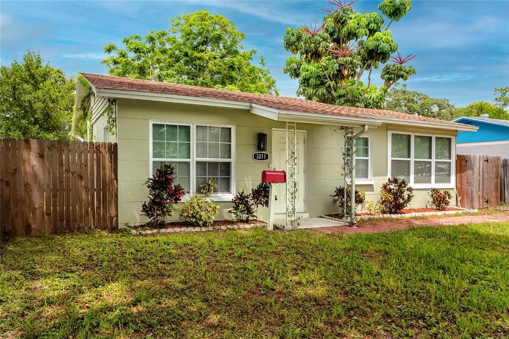 3211 35TH AVENUE N ST PETERSBURG, FL 33713