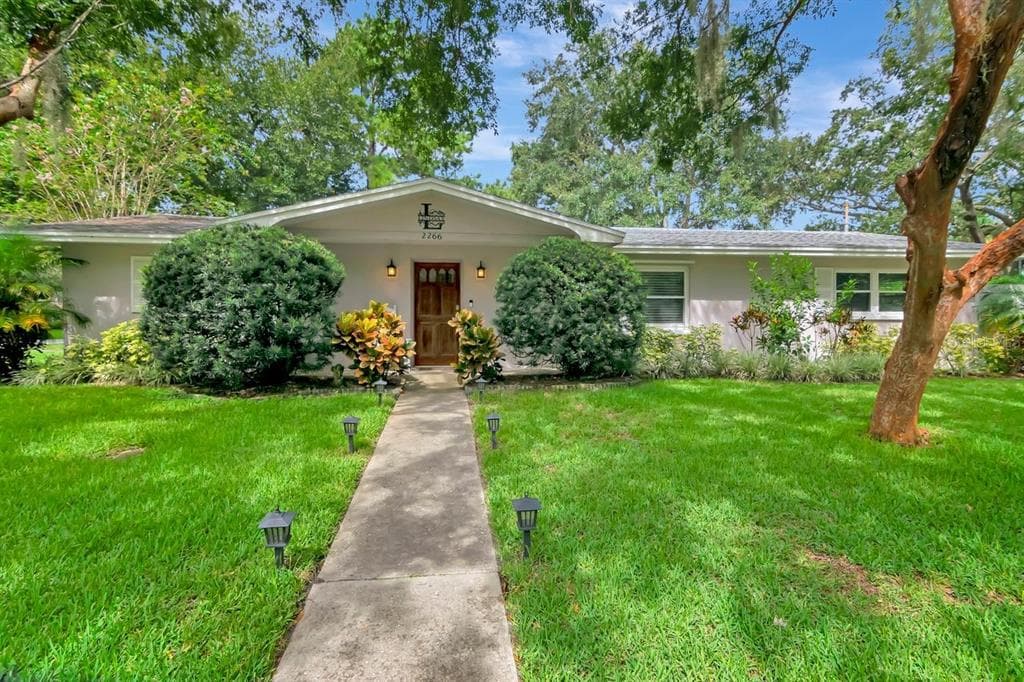 2266 MANOR COURT CLEARWATER, FL 33763