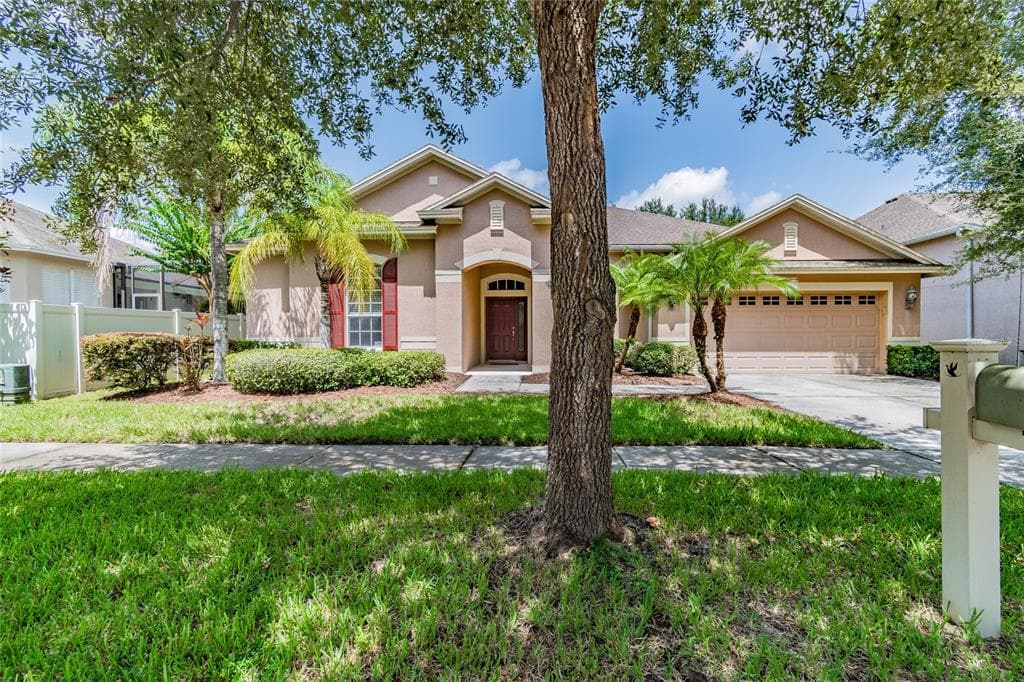 7136 DERWENT GLEN CIRCLE LAND O LAKES, FL 34637