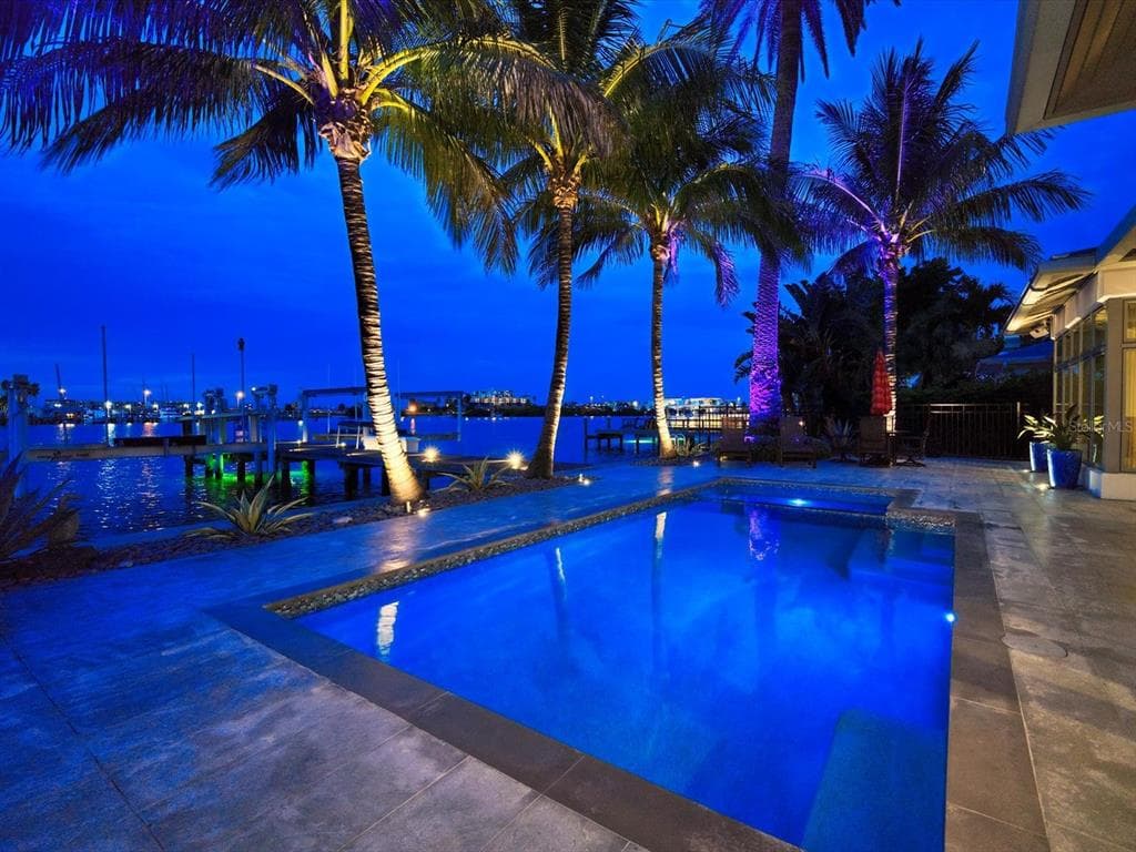 152 DEVON DRIVE CLEARWATER, FL 33767