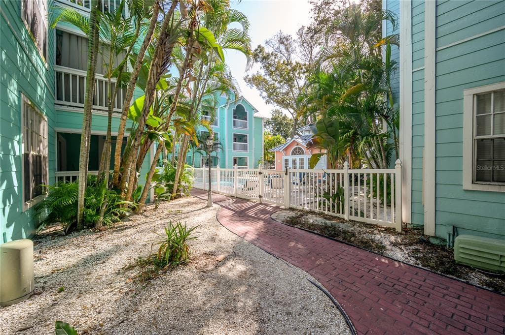 3002 W CLEVELAND STREET UNIT E6 TAMPA, FL 33609