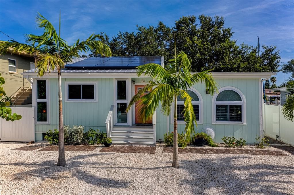 156 131ST AVENUE E MADEIRA BEACH, FL 33708