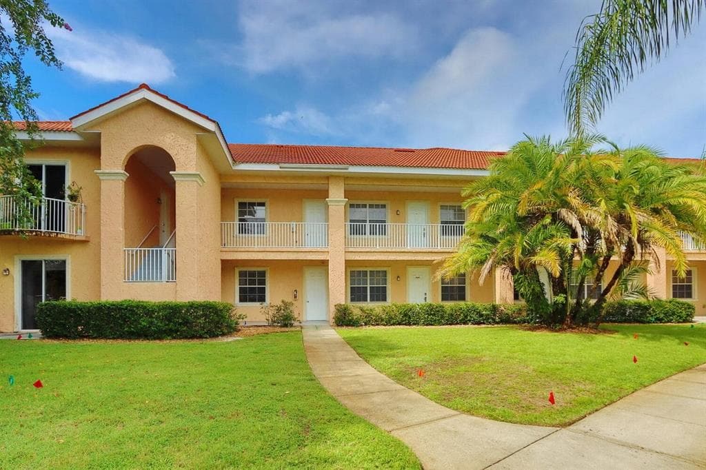 6801 DALI AVENUE UNIT G203 LAND O LAKES, FL 34637