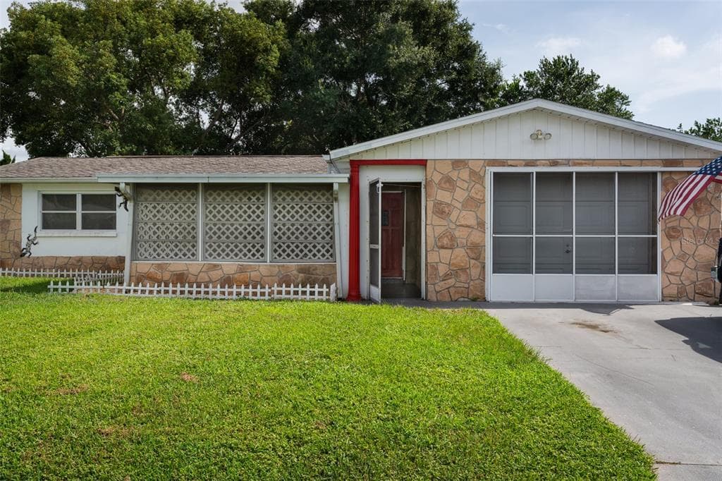 6344 EDENMORE AVENUE NEW PORT RICHEY, FL 34653