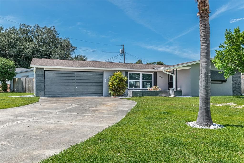 3753 FOX DALE LANE HOLIDAY, FL 34691