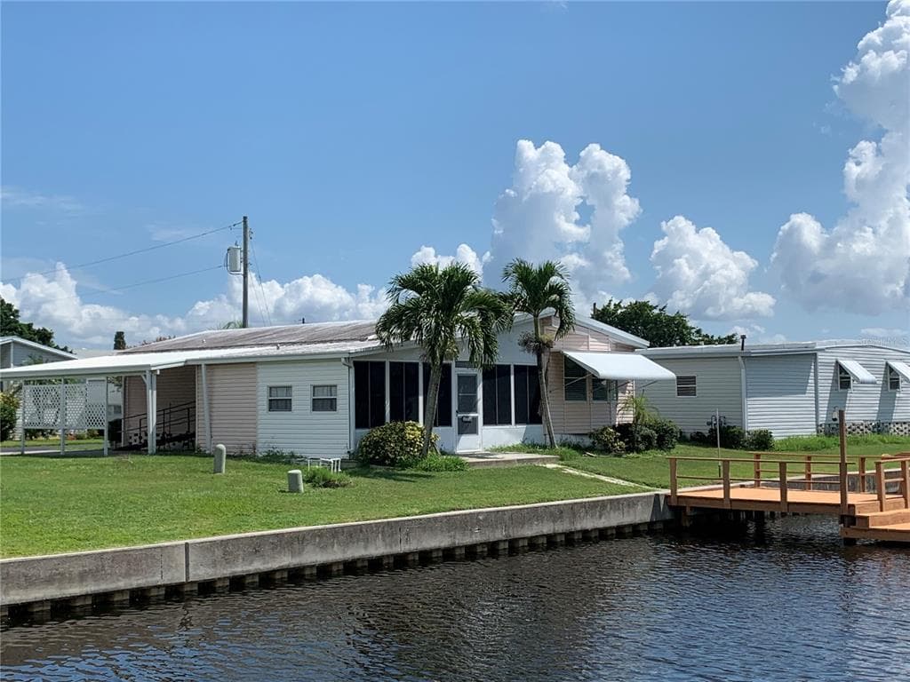 102 AMERICANA COURT NE UNIT 206 ST PETERSBURG, FL 33702