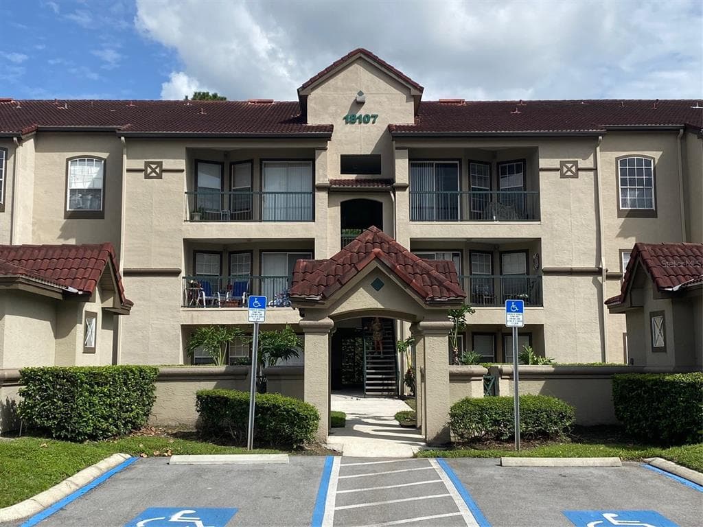18107 PEREGRINES PERCH PLACE UNIT 6107 LUTZ, FL 33558