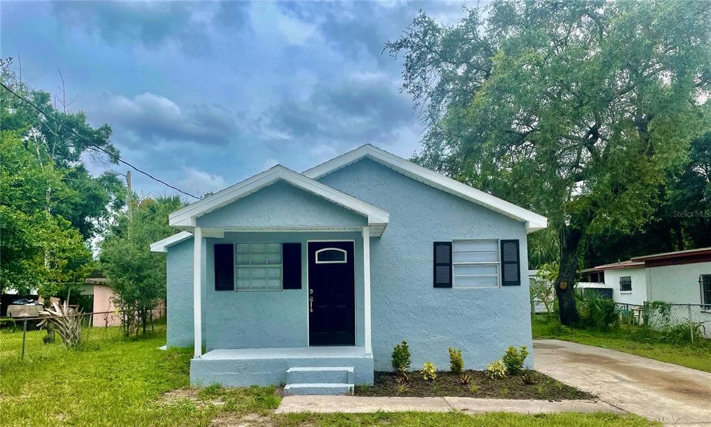 3722 E PARIS STREET TAMPA, FL 33610