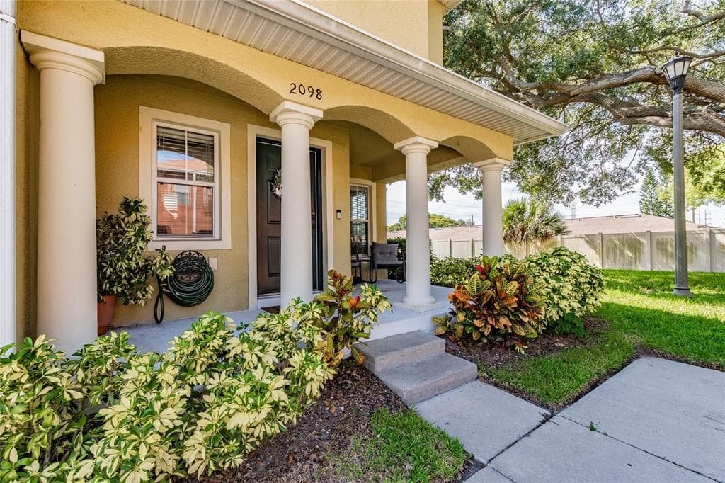 2098 SUN DOWN DRIVE CLEARWATER, FL 33763