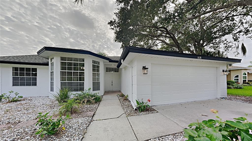 1638 POLO CLUB DRIVE TARPON SPRINGS, FL 34689
