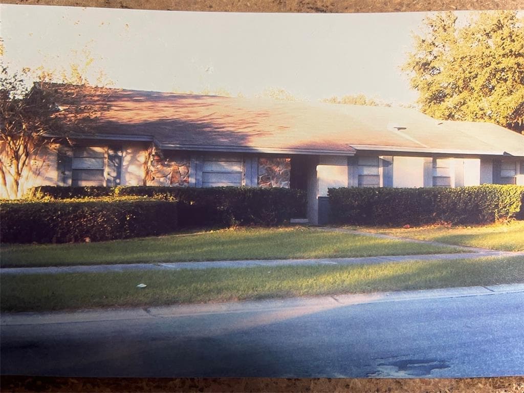607 ROLLINGWOOD LANE