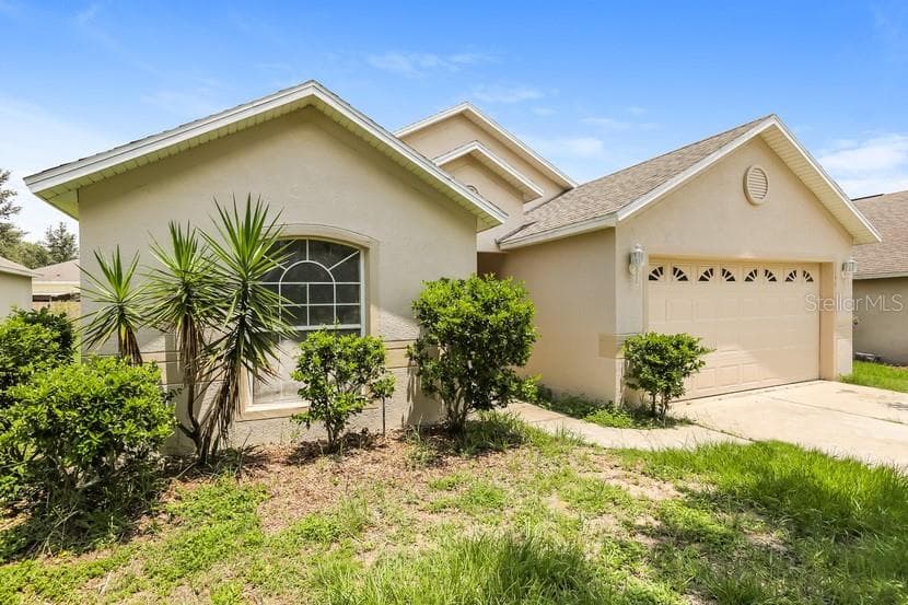 2230 MERRY ROAD TAVARES, FL 32778