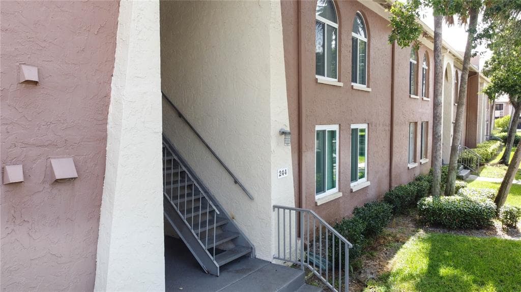 244 115TH AVENUE N UNIT 2 ST PETERSBURG, FL 33716