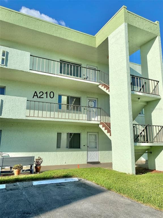 1130 N LAKE PARKER AVENUE UNIT A210 LAKELAND, FL 33805