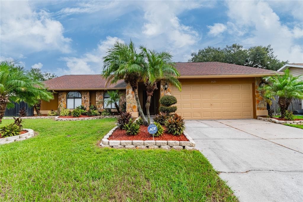 1121 BLUFIELD AVENUE BRANDON, FL 33511