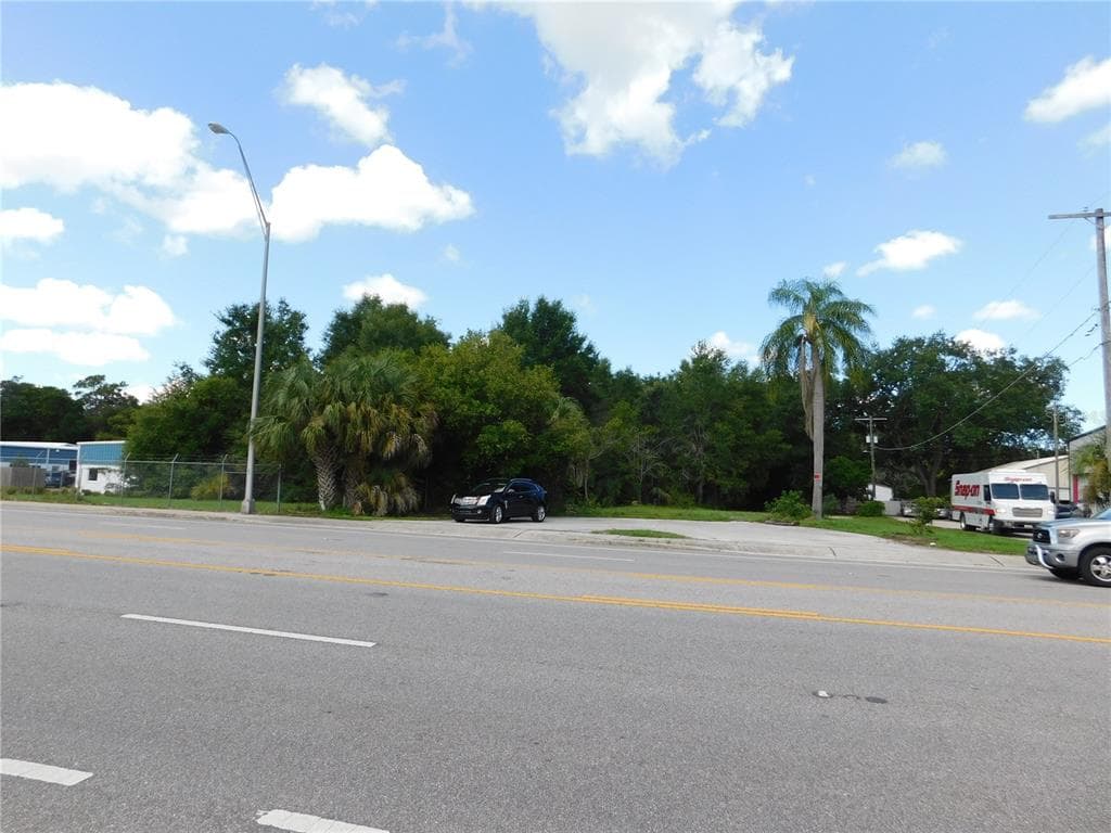 14212 N FLORIDA AVENUE TAMPA, FL 33613