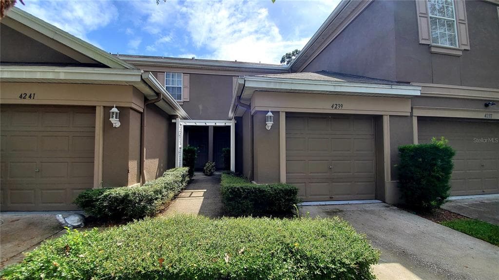 4239 KEY THATCH DRIVE TAMPA, FL 33610
