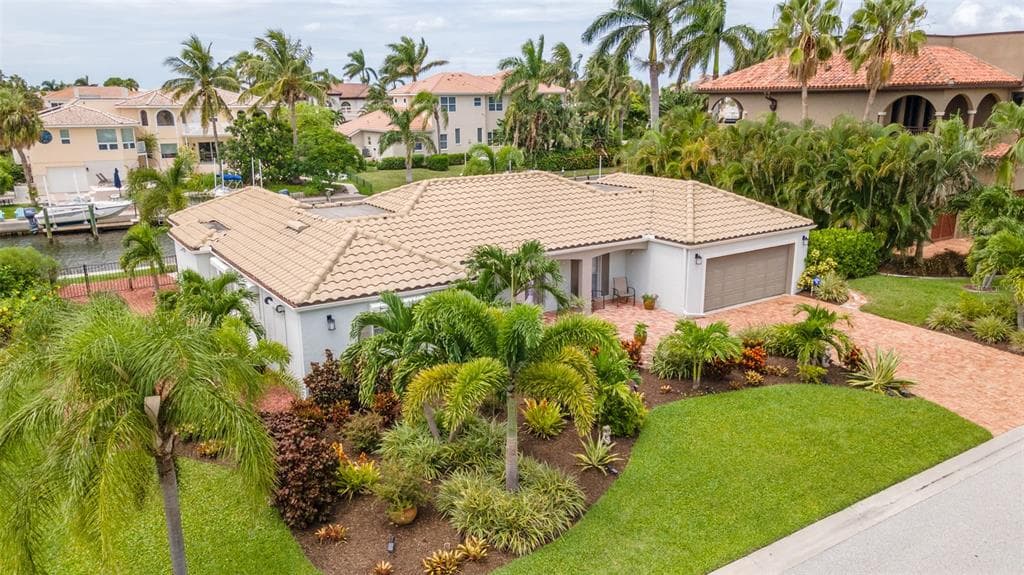 633 HALYARD LANE LONGBOAT KEY, FL 34228