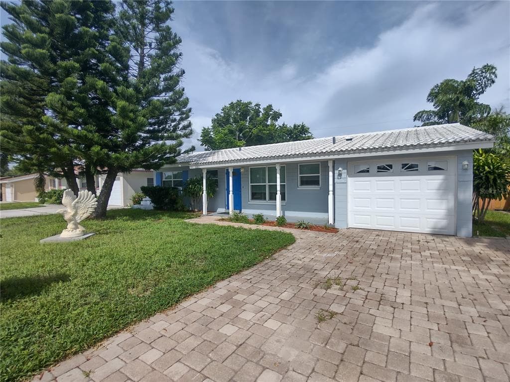 7951 RIDGE ROAD SEMINOLE, FL 33772