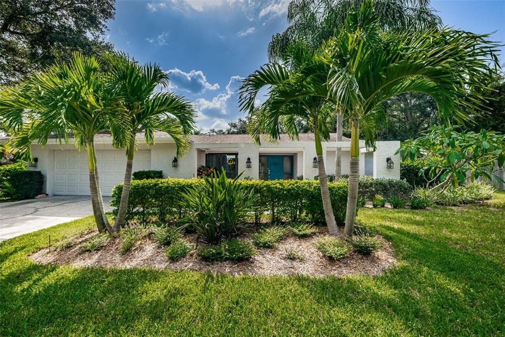 2049 RAINBOW FARMS DRIVE SAFETY HARBOR, FL 34695