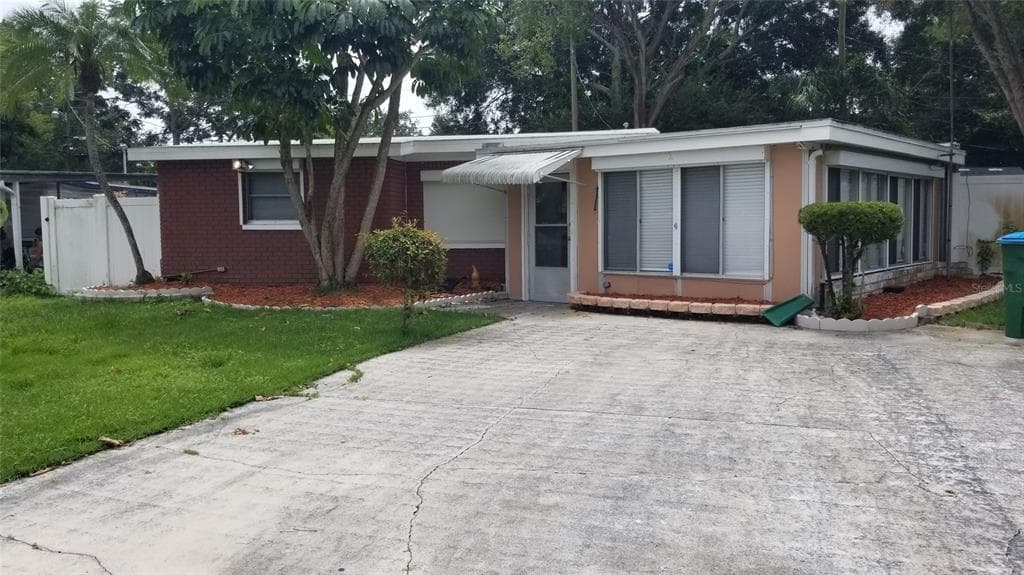 10212 117TH DRIVE LARGO, FL 33773