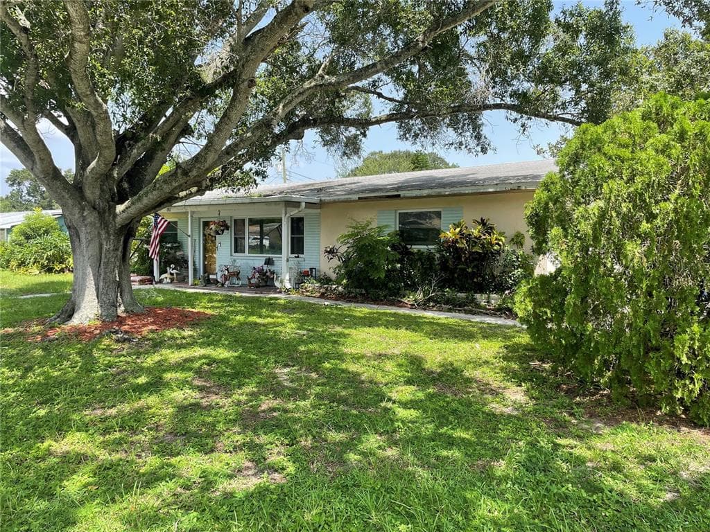 1761 KENILWORTH DRIVE CLEARWATER, FL 33756