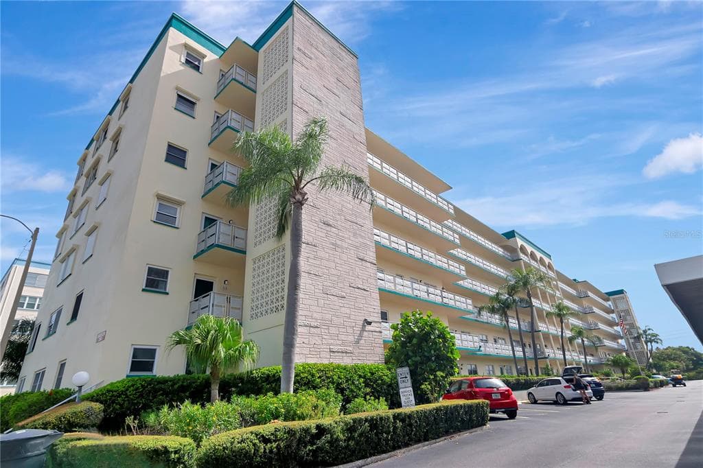2960 59TH STREET S UNIT 615 GULFPORT, FL 33707