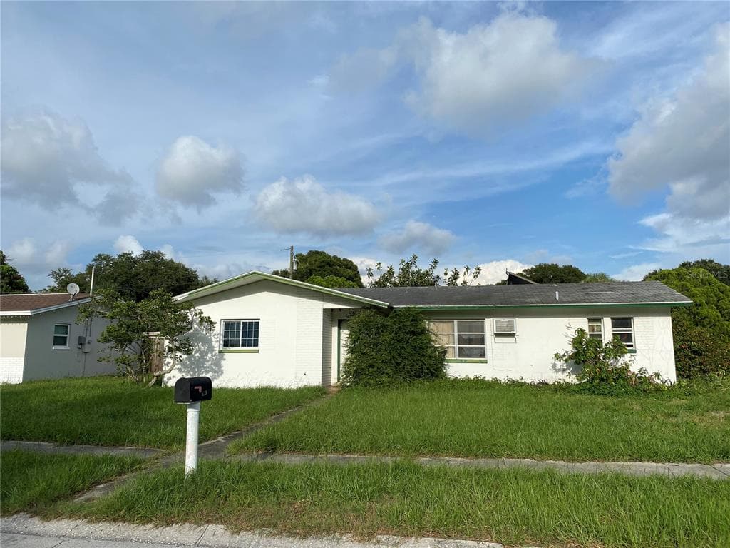 1785 EATON DRIVE NE CLEARWATER, FL 33756